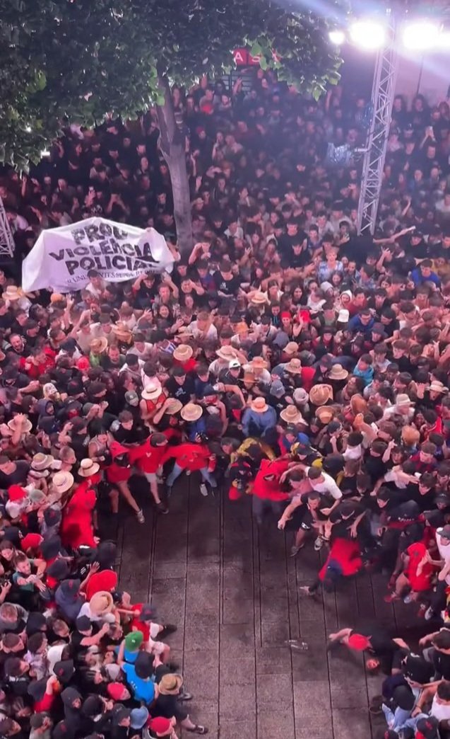 ‼️ Recordi-ho, Senyor Bote: ser jove no és un delicte. Ser pobre no és un delicte. Voler gaudir de la festa major de la teva ciutat no és un delicte. I encara més: organitzar-se contra la repressió policial i política que cada dia ens ofega més, no és un delicte.