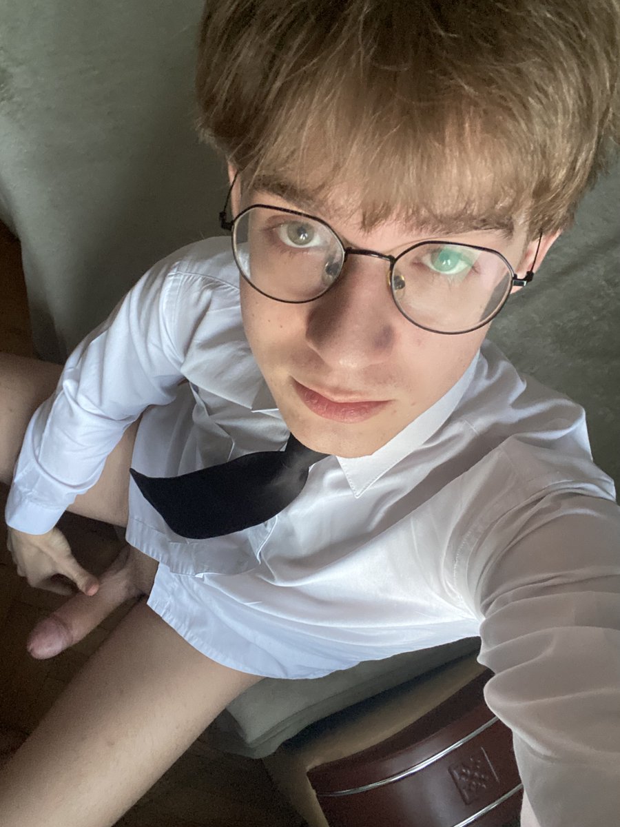 Daniel Twink tweet media