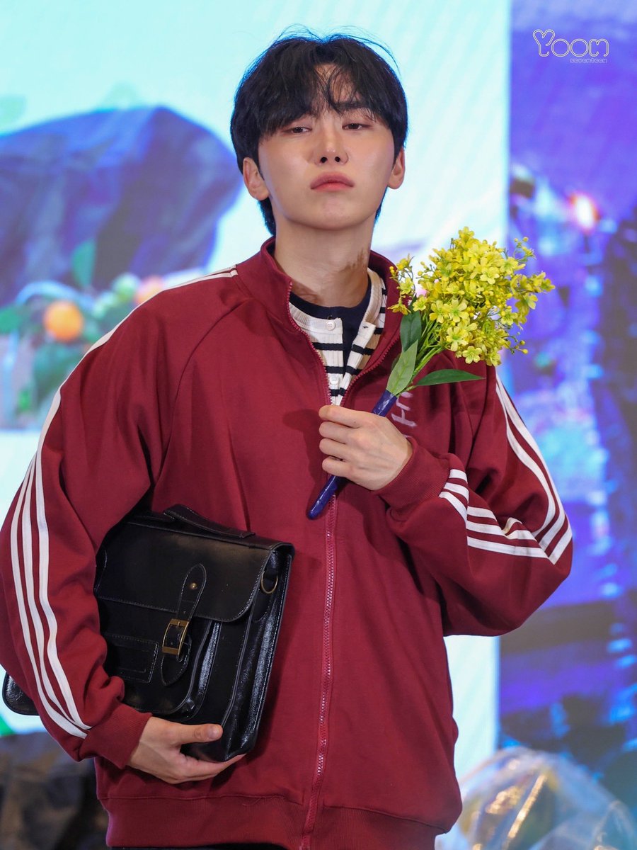 250729 YZY

🥺💐

#승관 #부승관
#SEUNGKWAN #スングァン #夫胜宽 #세븐틴 #SEVENTEEN <a href="/pledis_17/">세븐틴(SEVENTEEN)</a>