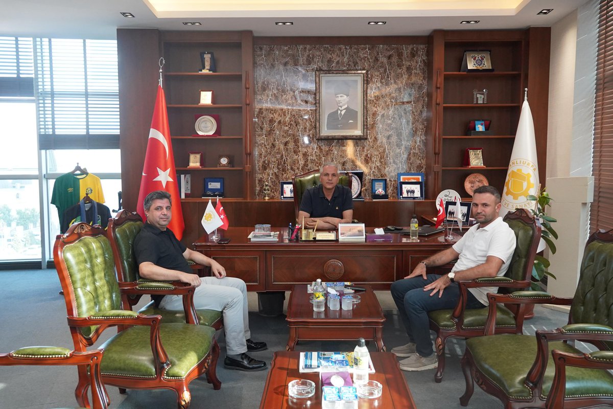 📍 Ziyaret

Cumhuriyet Halk Partisi Viranşehir İlçe Başkanı Sayın Mustafa Kılıçer ve ilçe yöneticisi, iş insanı Sayın Menderes Gürbüz ile bir araya geldik.

Ziyarette, Şanlıurfa’mızın sanayi alanındaki büyüme hedefleri ve Organize Sanayi Bölgelerimizin (OSB) mevcut sorunları ele