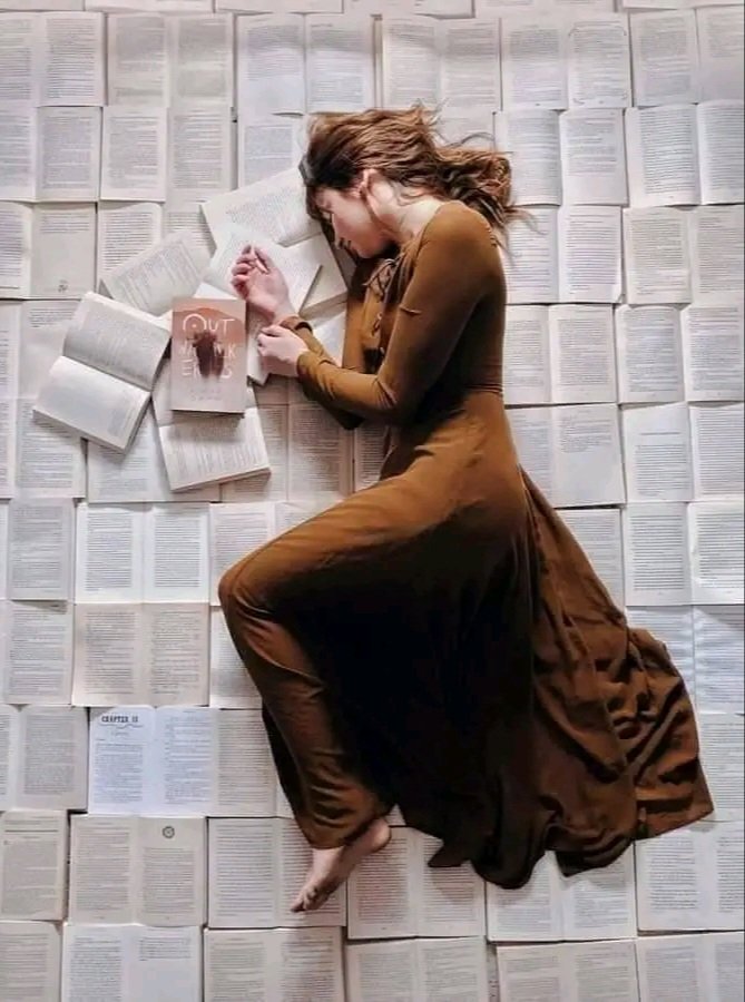 في الحياة نعمتين : الكتب والأصدقاء , وعلى المرء أن يمتلك هذين الشيئين على نحو مختلف , أكبر عدد من الكتب وقِلّة من الأصدقاء ...!!

✍لـِ أَلِفْ شَفَقْ ...♡

#اليوم_العالمي_للصداقه