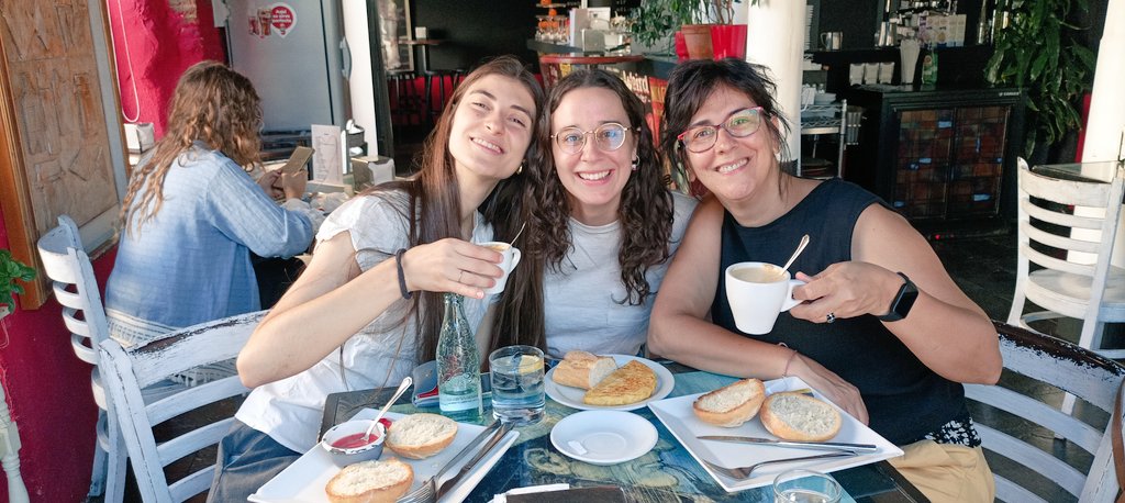 Celebrating our paper under review. Great team work! And lead by women, btw 😉
All steps are important, enjoy every single one!