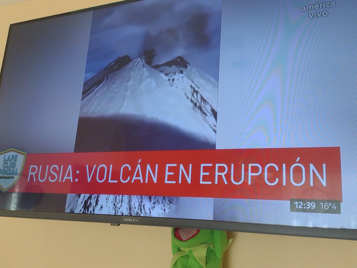 Jerodjremix's tweet photo. #Tsunami #Terremoto #LaTierraSeEstaSacandoDeEncimaAsuPeorEenemigo https://t.co/I03MWWtASe