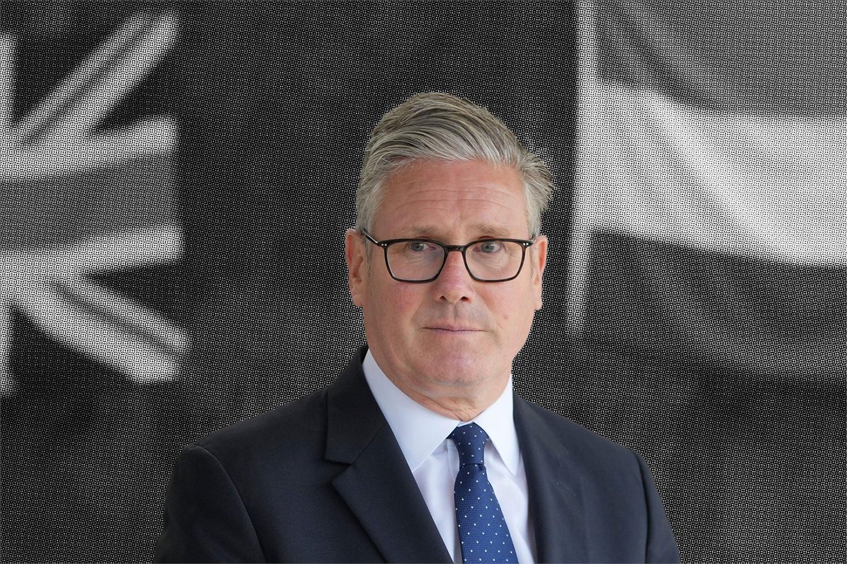 _Shinyodd_'s tweet image. Starmer looks like a fucking Renault Scénic became a person

Photo ID that you fat cunt.