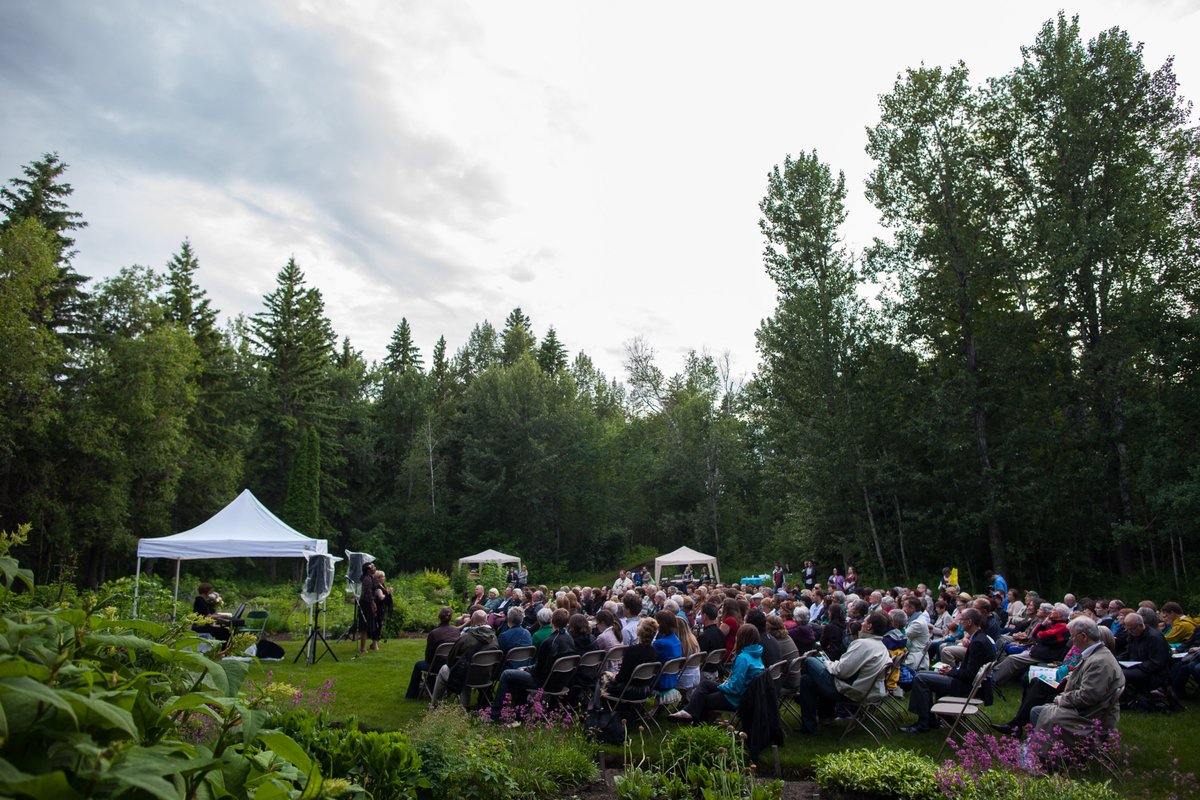 What is your absolute favorite aria to listen to while enjoying the beauty of the sky above? #OperaAlFresco #YEGArts #YEGEvents