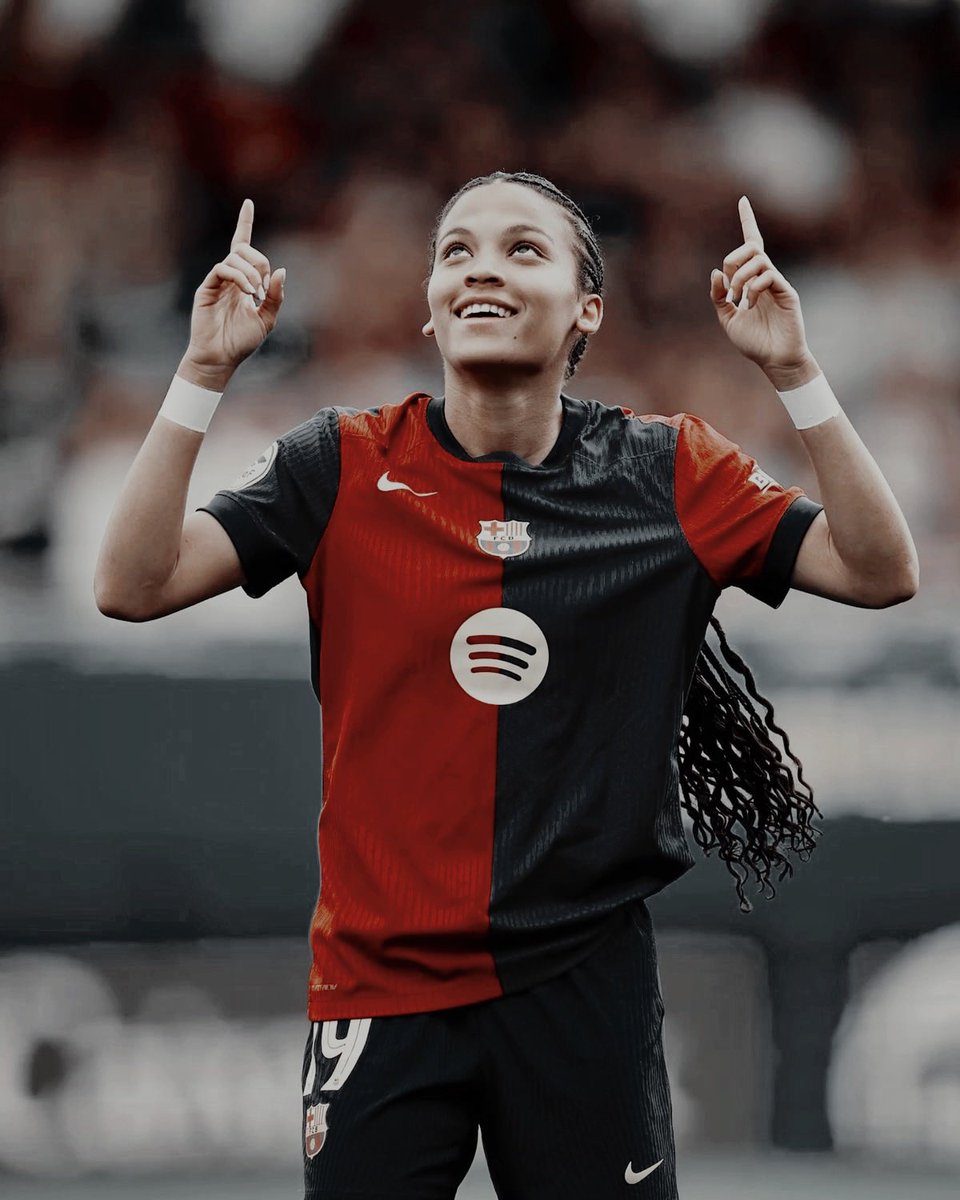 𝐒𝐄 𝐁𝐔𝐒𝐂𝐀

             𝗩𝗶𝗰𝗸𝘆 𝗟𝗼́𝗽𝗲𝘇  ⸺  19

Traedme a mi hija que si no la veo no me quedo muy tranquila.