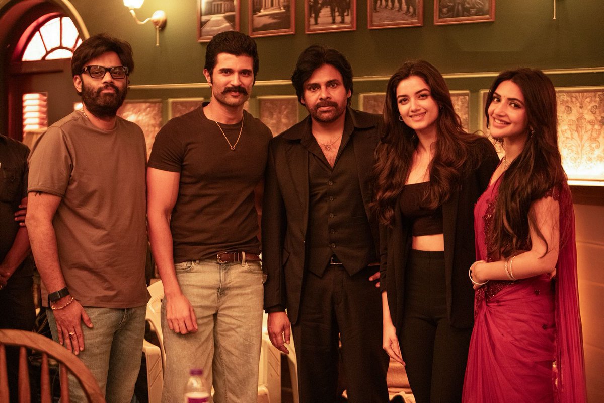 It all comes full circle and this is a POWER PACKED MOMENT for the #Kingdom family receiving wishes from the man himself 💥💥

Team had the privilege of meeting <a href="/PawanKalyan/">Pawan Kalyan</a> garu today on the sets of #UstaadBhagatSingh where he graciously conveyed his best wishes to the entire