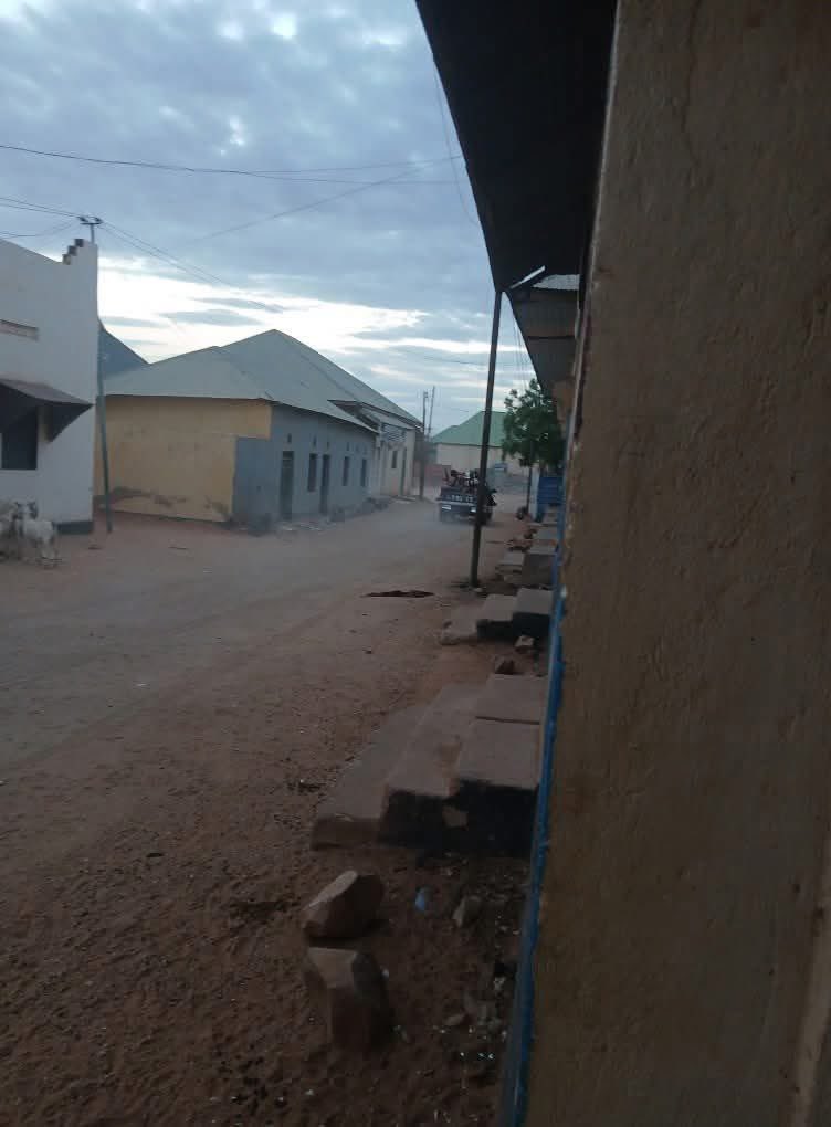 After 10 days of fierce fighting that displaced over 38,000 civilians in Baledxaawo, Somali government forces have finally taken full control of the town. Jubbaland militias have fled. 
#Somalia
#Gedo 
#Jubbaland