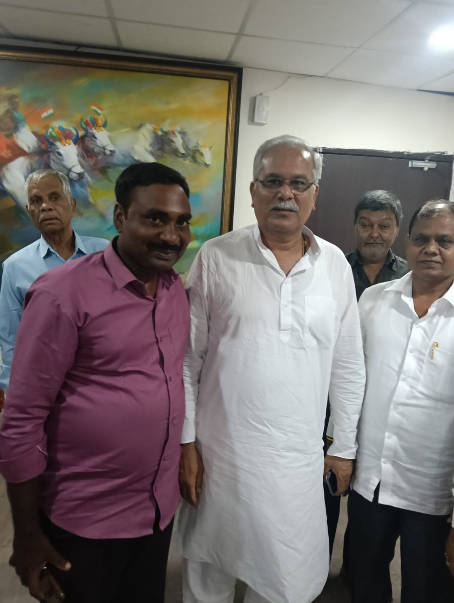 Devendra kumar Prajapati (@devendraku64560) on Twitter photo शुभ संध्याकाल जोहार
आज रायपुर मे छत्तीसगढ के पुर्व मुख्य मंत्री माननीय भुपेश बघेल साहब से आत्मिक मुलाकात
<a href="/bhupeshbaghel/">Bhupesh Baghel</a>
<a href="/AwadheshKr_INC/">Awadhesh Kumar</a>
<a href="/yourAvinashdev/">Avinash Dev</a>
<a href="/DipikaPS/">Dipika Pandey Singh</a>
<a href="/INCIndia/">Congress</a>
<a href="/BasantChakradh2/">Basant Chakradhari</a> शुभ संध्याकाल जोहार
आज रायपुर मे छत्तीसगढ के पुर्व मुख्य मंत्री माननीय भुपेश बघेल साहब से आत्मिक मुलाकात
<a href="/bhupeshbaghel/">Bhupesh Baghel</a>
<a href="/AwadheshKr_INC/">Awadhesh Kumar</a>
<a href="/yourAvinashdev/">Avinash Dev</a>
<a href="/DipikaPS/">Dipika Pandey Singh</a>
<a href="/INCIndia/">Congress</a>
<a href="/BasantChakradh2/">Basant Chakradhari</a>