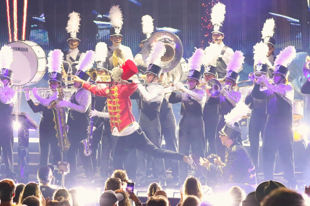 WalledLkSchools's tweet image. About last night 😁 A big thank you to AJR for inviting the Walled Lake Marching Band to help close out their show at Pine Knob 💙 #WEareWLCSD