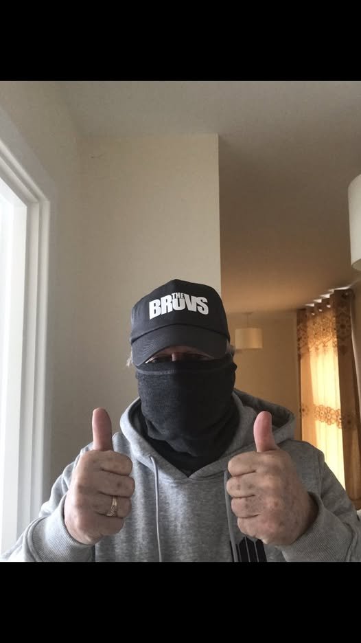 TheBruvsTV's tweet photo. Stick 'em up...  For #ThumbsUpThursday with #TheBruvs 
we also do #comedy #cartoons
SUBSCRIBE TO THE BRUVS YOUTUBE CHANNEL https://t.co/RzIS8rJnUt
#thumbsup #cap #comedyshow #stickemup https://t.co/ioAe6ANYyO