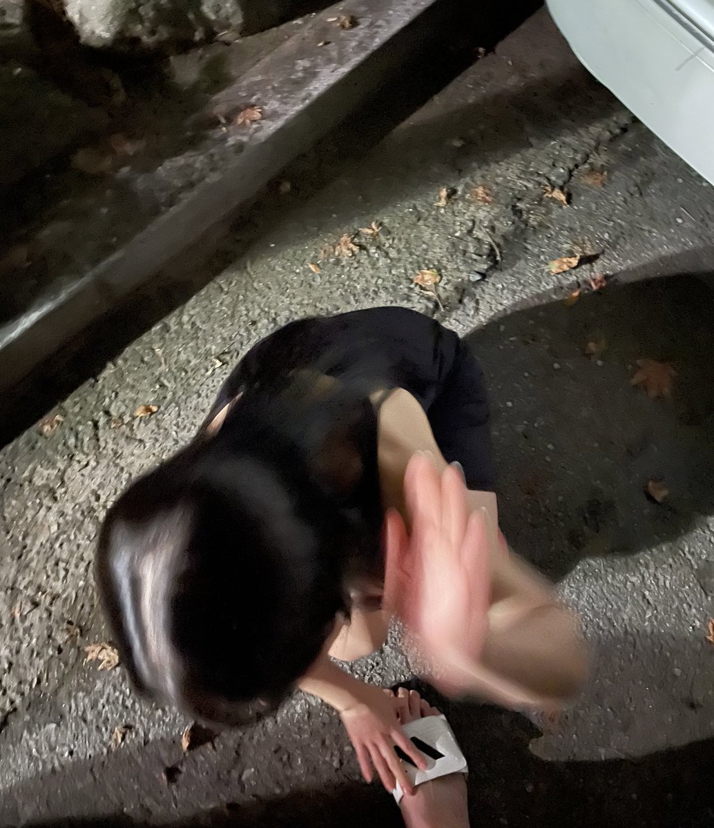 이틀전 오랫만에 달렸더니 금방 방전ㅠㅜ
재미있게 놀고 블랙아웃 될뻔
.
.
.
.
#네토커플 #네토부부 #네토라레 #네토 #초대플 #초대남 #ㅊㄷㄴ #네토리 
#부커 #갱뱅 #3p #섹스 #cockold #초대남