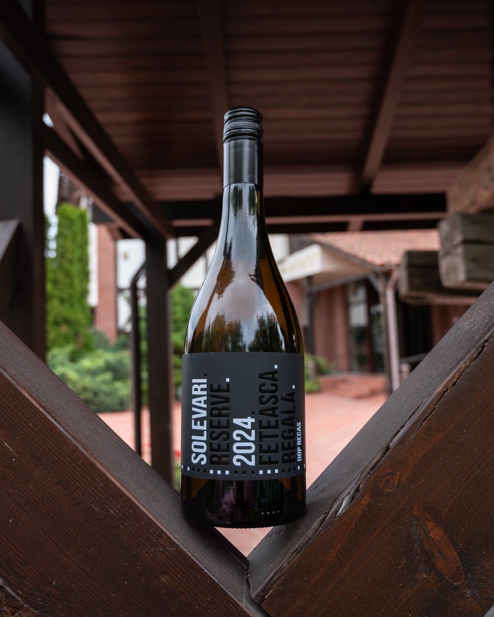 Have you ever heard of Fetească Regală?
This native Romanian grape means “Royal Maiden” and it’s one of our country’s most prized white varieties.

In our Solevari Reserve  you will find floral aromas, crisp acidity, and delicious flavours of pear, peach, and citrus.

#wine
