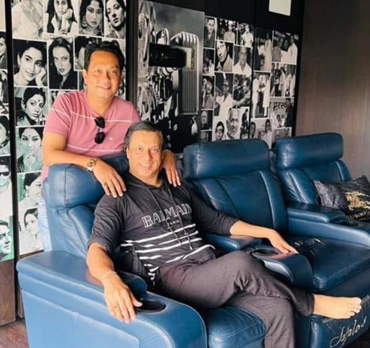 Ashish K Singh (ABP News) (@ashishsinghlive) on Twitter photo This was 4 yrs back at your sleek residence in Mumbai <a href="/imbhandarkar/">Madhur Bhandarkar</a> ji. I guess we need a new one sooner on the sets of #TheWives after your return from US 🤗 This was 4 yrs back at your sleek residence in Mumbai <a href="/imbhandarkar/">Madhur Bhandarkar</a> ji. I guess we need a new one sooner on the sets of #TheWives after your return from US 🤗