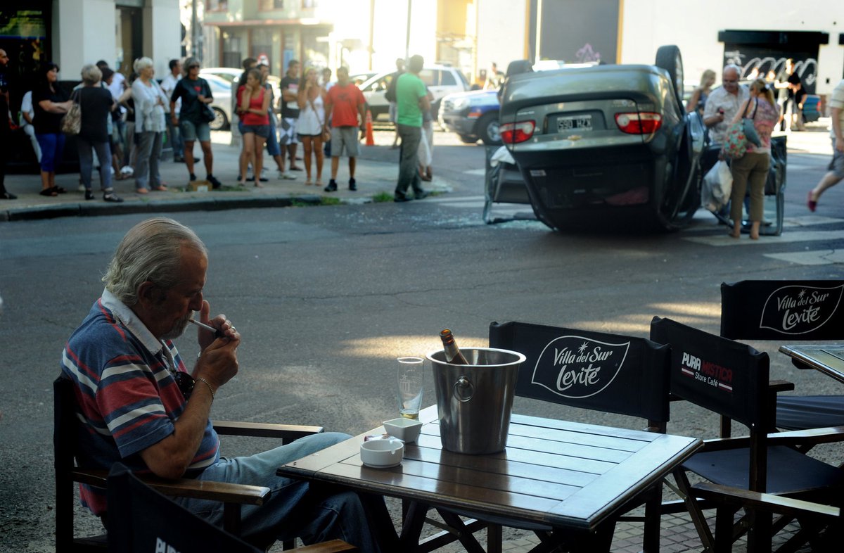 *alerta de tsunamis*

los países del océano Atlántico/ los del Pacífico