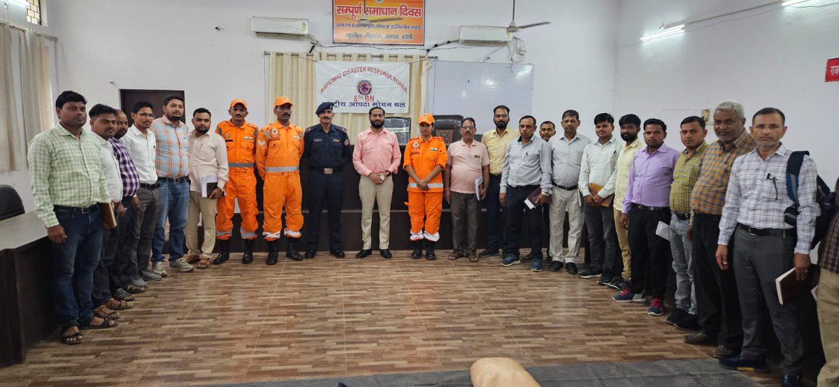 8th BN NDRF (@8ndrfghaziabad) on Twitter photo Empowering Communities, One Session at a Time! When knowledge reaches the people, preparedness turns into action. A successful #FAMEX by the 8th Bn NDRF at Tehsil Meerganj, Bareilly brought safety awareness to life through interactive demos and meaningful dialogue.
<a href="/NDRFHQ/">NDRF India I राष्ट्रीय आपदा मोचन बल 🇮🇳</a> Empowering Communities, One Session at a Time! When knowledge reaches the people, preparedness turns into action. A successful #FAMEX by the 8th Bn NDRF at Tehsil Meerganj, Bareilly brought safety awareness to life through interactive demos and meaningful dialogue.
<a href="/NDRFHQ/">NDRF India I राष्ट्रीय आपदा मोचन बल 🇮🇳</a>