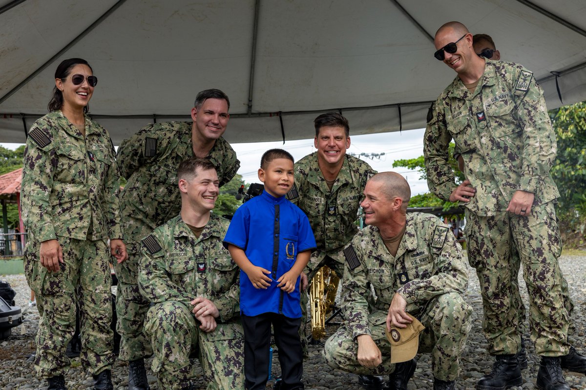 NAVSOUS4THFLT's tweet photo. The U.S. Fleet Forces Band tours Costa Rica! ๐ถ๐จ๐ท
U.S. Navy's band โUncharted Watersโ performs at Technical Professional High School of Limรณn in Limรณn, Costa Rica and puts on a show in Matina, Costa for the locals during #ContinuingPromise 2025. ๐บ๐ท
#CP25, the 16th mission to the region since 2007 and the eighth aboard Comfort, aims to foster goodwill, strengthen existing partnerships with partner nations, and encourage the establishment of new partnerships among countries, non-federal entities, and international organizations. ๐ค๐
๐ธ: MC2 Paul
๐ธ: Cpl. Hunter
#StrongerTogether #USNSComfort #Partnership #PromesaDuradera #EstamosUnidos
