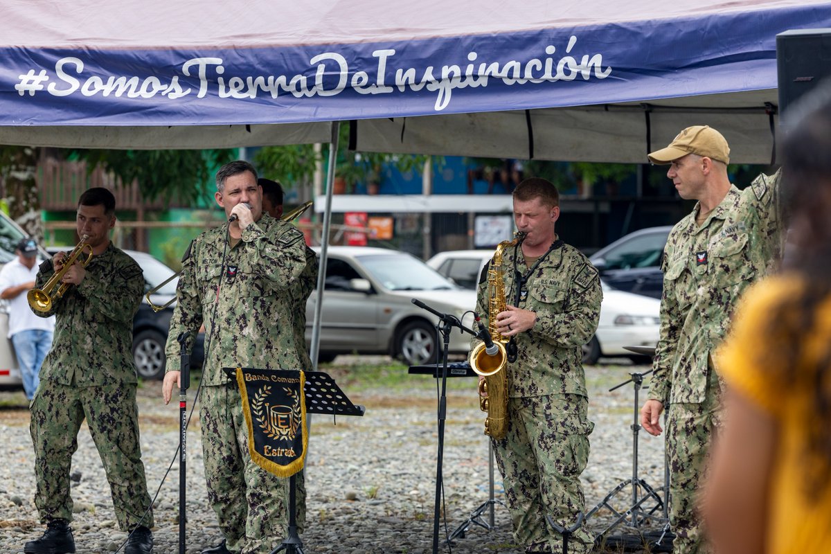 NAVSOUS4THFLT's tweet photo. The U.S. Fleet Forces Band tours Costa Rica! ๐ถ๐จ๐ท
U.S. Navy's band โUncharted Watersโ performs at Technical Professional High School of Limรณn in Limรณn, Costa Rica and puts on a show in Matina, Costa for the locals during #ContinuingPromise 2025. ๐บ๐ท
#CP25, the 16th mission to the region since 2007 and the eighth aboard Comfort, aims to foster goodwill, strengthen existing partnerships with partner nations, and encourage the establishment of new partnerships among countries, non-federal entities, and international organizations. ๐ค๐
๐ธ: MC2 Paul
๐ธ: Cpl. Hunter
#StrongerTogether #USNSComfort #Partnership #PromesaDuradera #EstamosUnidos