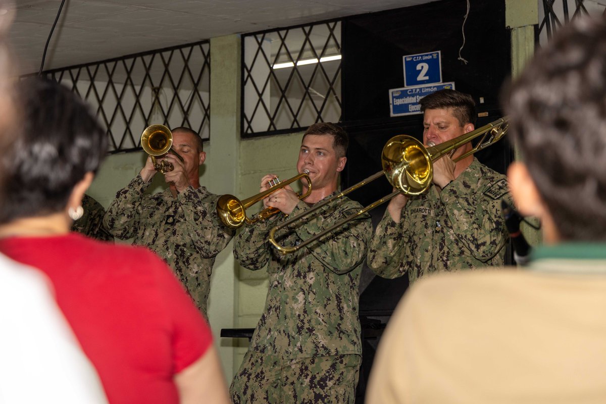 NAVSOUS4THFLT's tweet photo. The U.S. Fleet Forces Band tours Costa Rica! ๐ถ๐จ๐ท
U.S. Navy's band โUncharted Watersโ performs at Technical Professional High School of Limรณn in Limรณn, Costa Rica and puts on a show in Matina, Costa for the locals during #ContinuingPromise 2025. ๐บ๐ท
#CP25, the 16th mission to the region since 2007 and the eighth aboard Comfort, aims to foster goodwill, strengthen existing partnerships with partner nations, and encourage the establishment of new partnerships among countries, non-federal entities, and international organizations. ๐ค๐
๐ธ: MC2 Paul
๐ธ: Cpl. Hunter
#StrongerTogether #USNSComfort #Partnership #PromesaDuradera #EstamosUnidos