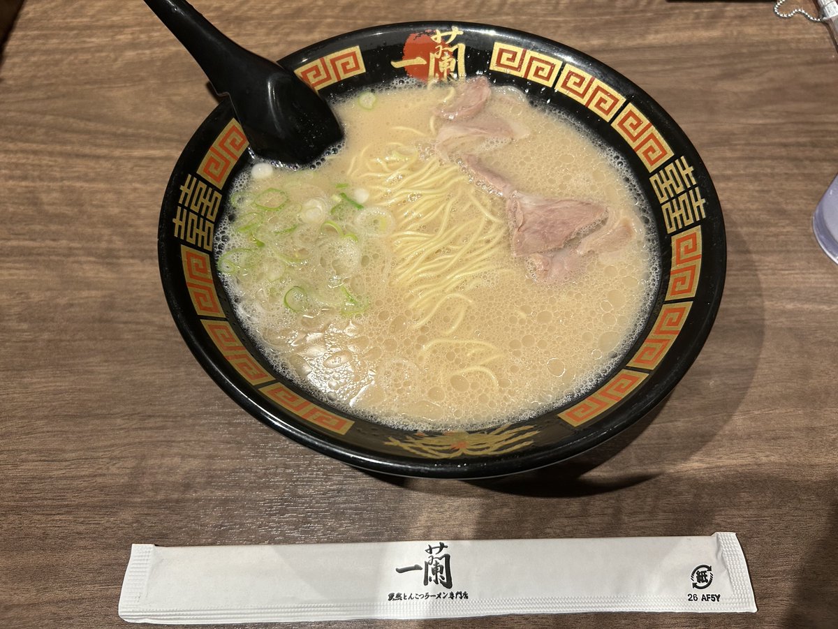 ももめる tweet media