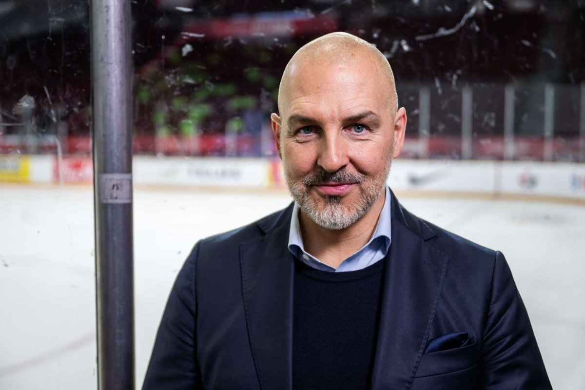 Låg bakom flera års succé – nu är Erik Granqvist tillbaka i Färjestad:

"Den härligt pirriga känslan att få kliva in här har aldrig lämnat mig"

vf.se/2025/07/30/lag… #fbkse