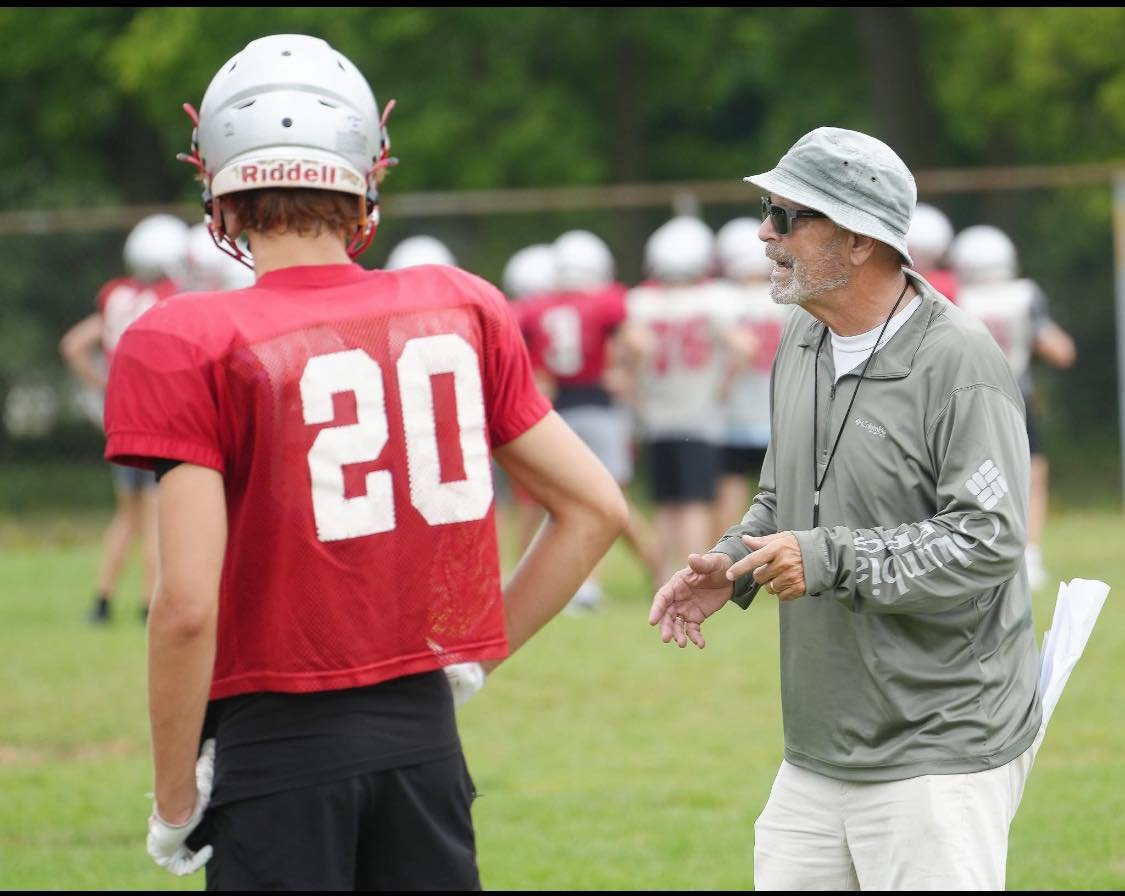 We are incredibly saddened to learn of the passing of Troy football assistant coach Tom Massie after a lengthy battle with cancer.

Massie, a Troy graduate, played football at Troy High School, rushing for 1,003 yards in 1968.