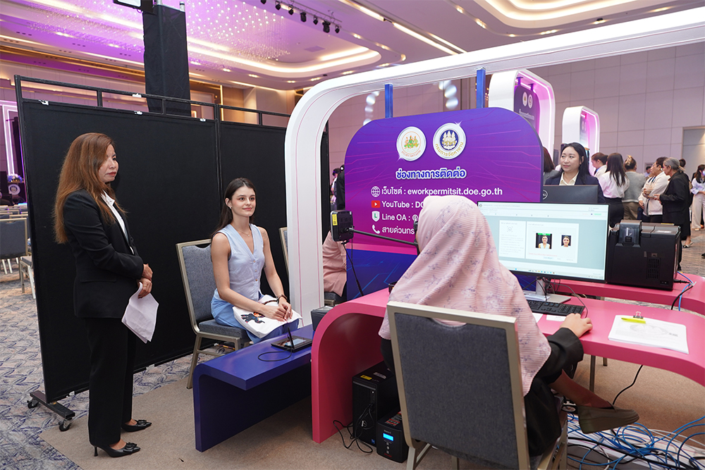 TopicRecentTH's tweet image. [ ดีเดย์เปิดตัว “Outsourcing Service” ใบอนุญาตทำงานคนต่างด้าว โฉมใหม่! ]
.
อ่านข่าว : topicrecentthailand.com/?p=6080
.
#TopicThailand #กรมจัดหางาน #OutsourcingService #เปิดตัวระบบใหม่ #แรงงานต่างด้าว
.