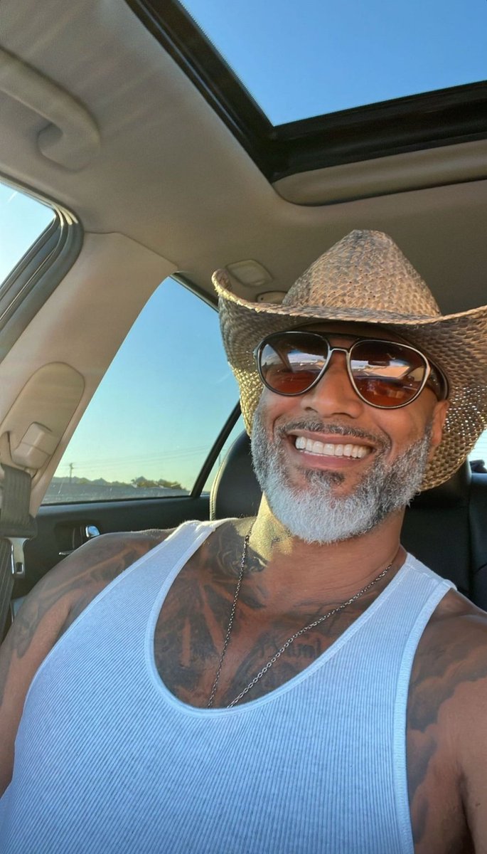 🤠