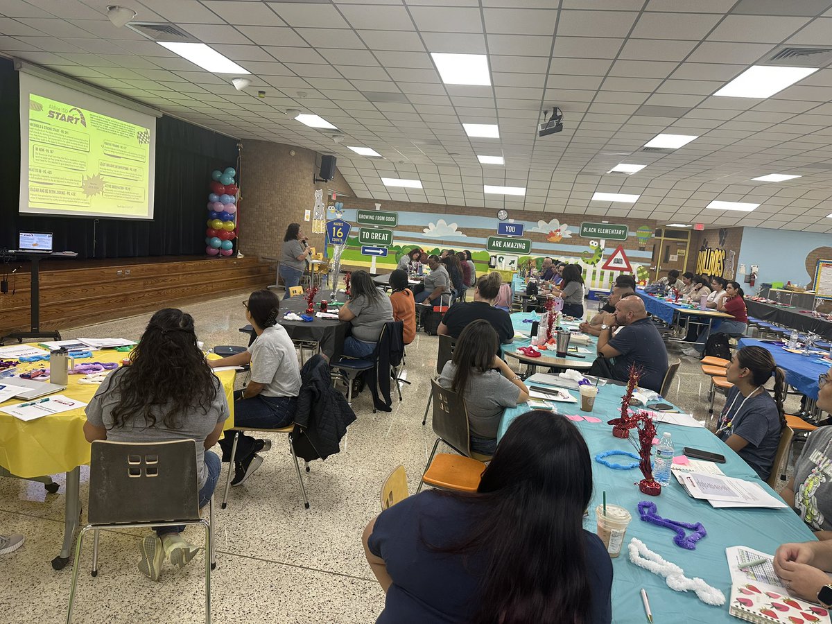BlackES_AISD's tweet image. Teachers were all in during our TLAC-DSD active observation! Engaged in learning and asking great questions to deepen their understanding. #TeachingAndLearning #TLAC #GritToGreat @nparedes2000 @A_Hart73 @AldineISD @maty_orozco #Aldineimpact