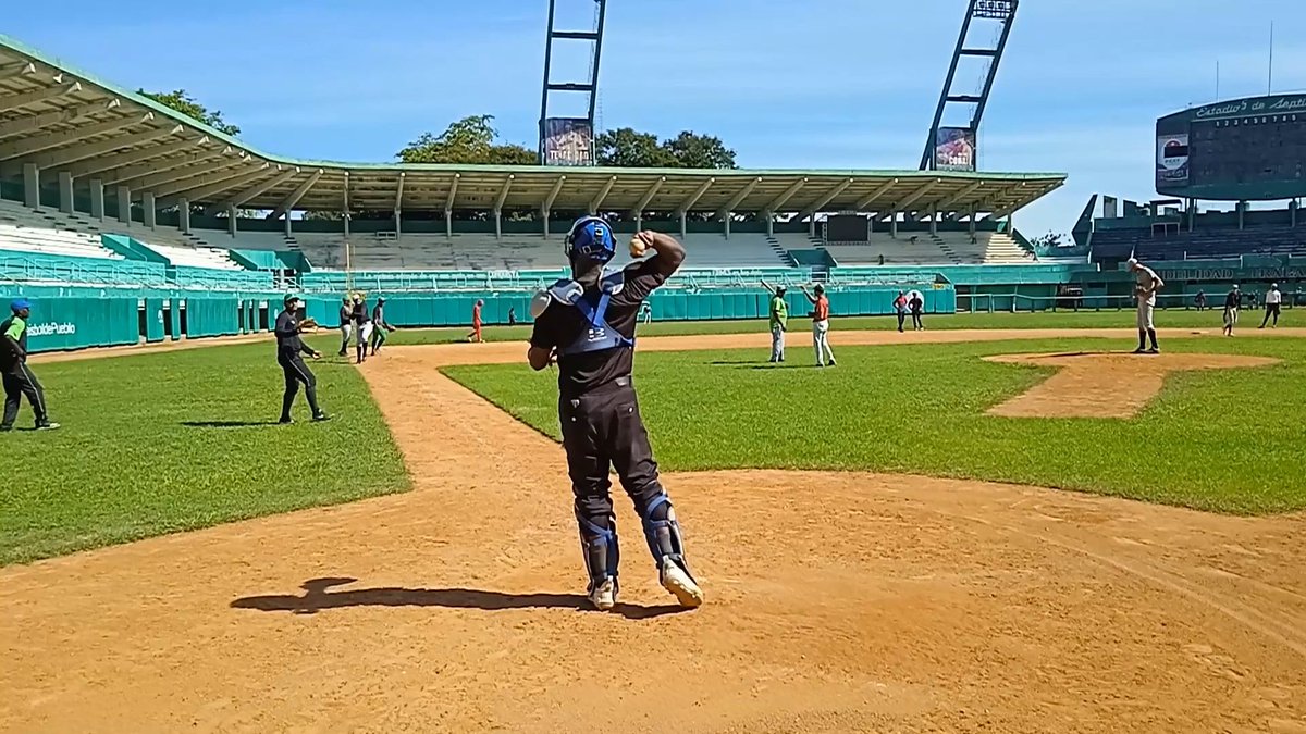 #LaPelota ⚾️ || Preselección de los #Elefantes de #Cienfuegos continúa su preparación en Bonneval perlavision.cu/cienfuegos-bei…