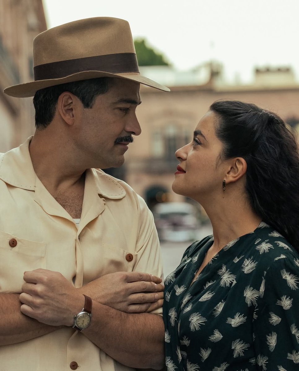 quiencom en Instagram 
 Te dejamos las primeras imágenes y el nuevo tráiler de Las muertas, la primera serie del cineasta mexicano Luis Estrada protagonizada por Paulina Gaitan, Arcelia Ramírez, Poncho Herrera y un elenco de lujo 🍿
.

instagram.com/p/DMvPeTqxPzK/…