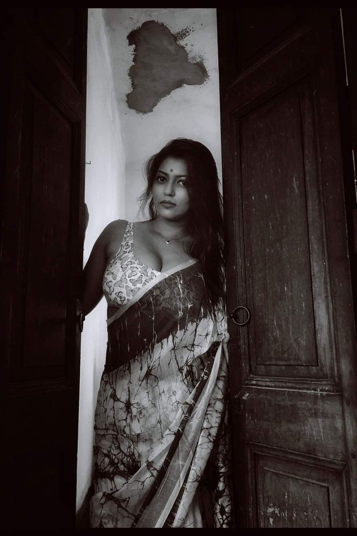 सवाल है कि-  इंसान क्या चाहता है 
जवाब है कि- जो है उसके अलावा सब...