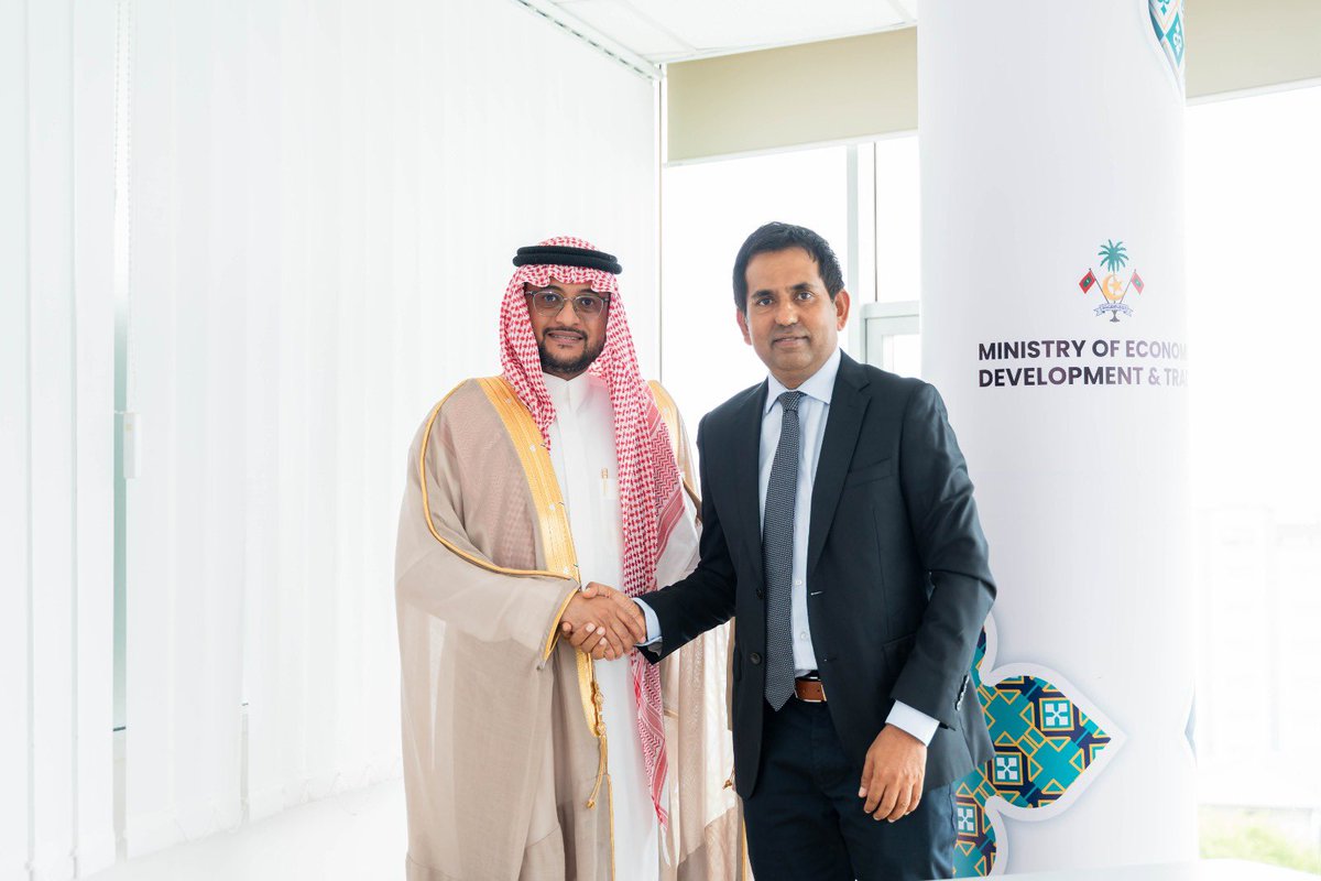 Delighted to welcome H.E. Yahya Hassan Alqahtani, Ambassador of the Kingdom of Saudi Arabia to the Maldives, for a warm and productive courtesy call. Our long-standing friendship continues to pave the way for meaningful dialogue on strengthening economic cooperation and exploring