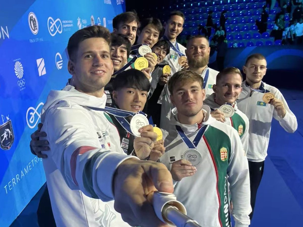 Who's shining on the podium? ✨ Meet the medalists in women’s team sabre and men’s team epee at #Tbilisi2025! 🥇🥈🥉

#FIE #Fencing #Esgrima #Escrime #Georgia #Tbilisi2025 #FencingWorldChampionships #epee #foil <a href="/ffescrime/">Fédération Française d'Escrime</a> <a href="/FJE_fencing/">日本フェンシング協会【公式】</a>