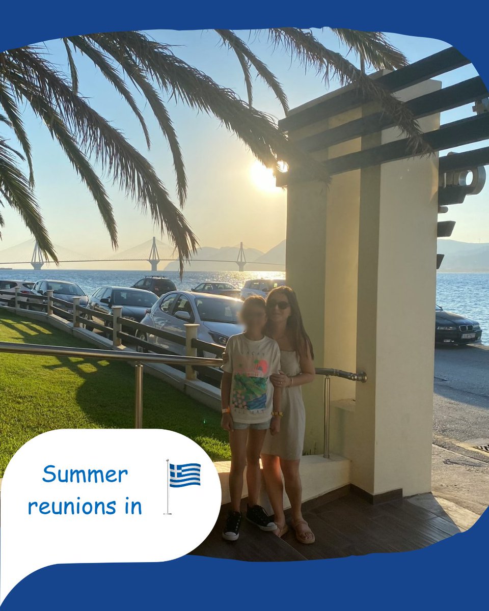 Greeklol's tweet photo. Meet your teacher in Greece 🇬🇷
When Aliki from Seattle is not a presenter at our School celebrations, she is hanging out in Rio, Greece with her teacher Agathi 💙

Enjoy your summer Aliki ! 

#moderngreek #greekforkids #learngreek #visitgreece #greeks https://t.co/3bdvkFvjzJ