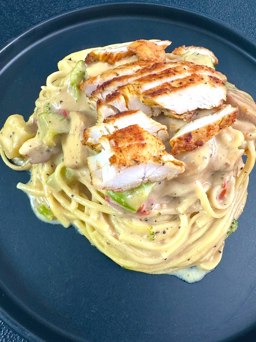 What’s cookin in Quoi’s Bistro?

As promised, my take on ‘Blackened Chicken Alfredo’ (full video out now!)