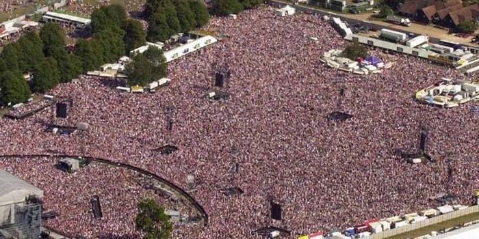 OasisArchives's tweet image. The world is not ready for Oasis at Knebworth on August 10 &amp;amp; 11, 2026.