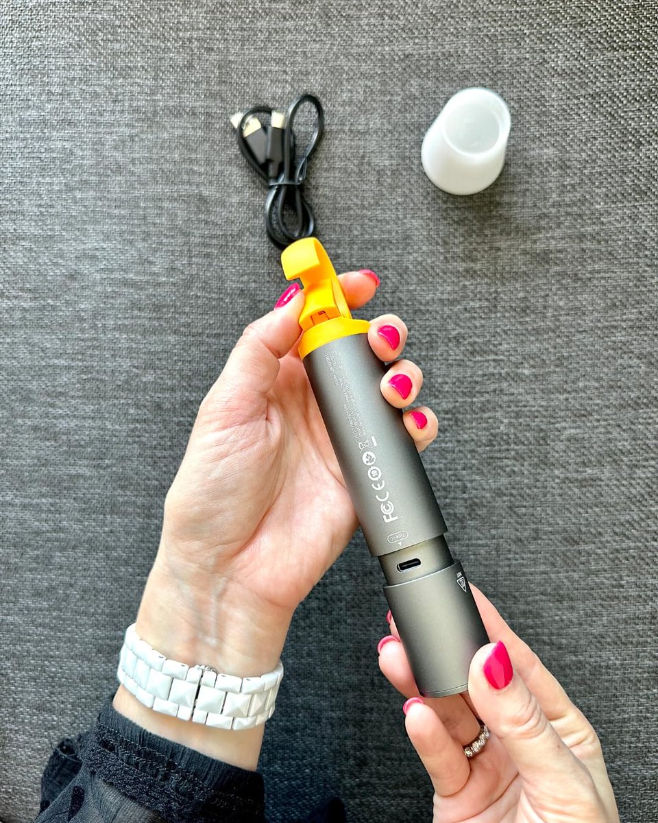 BubblyMoments's tweet image. Light up any adventure with this rechargeable zoomable LED flashlight! 🔦 Perfect for camping, home use, or emergencies.

🛍️ Shop here: amzlink.to/az0RPfr9IchNq

#AmazonGear #LEDFlashlight #OutdoorEssentials #CampingTools