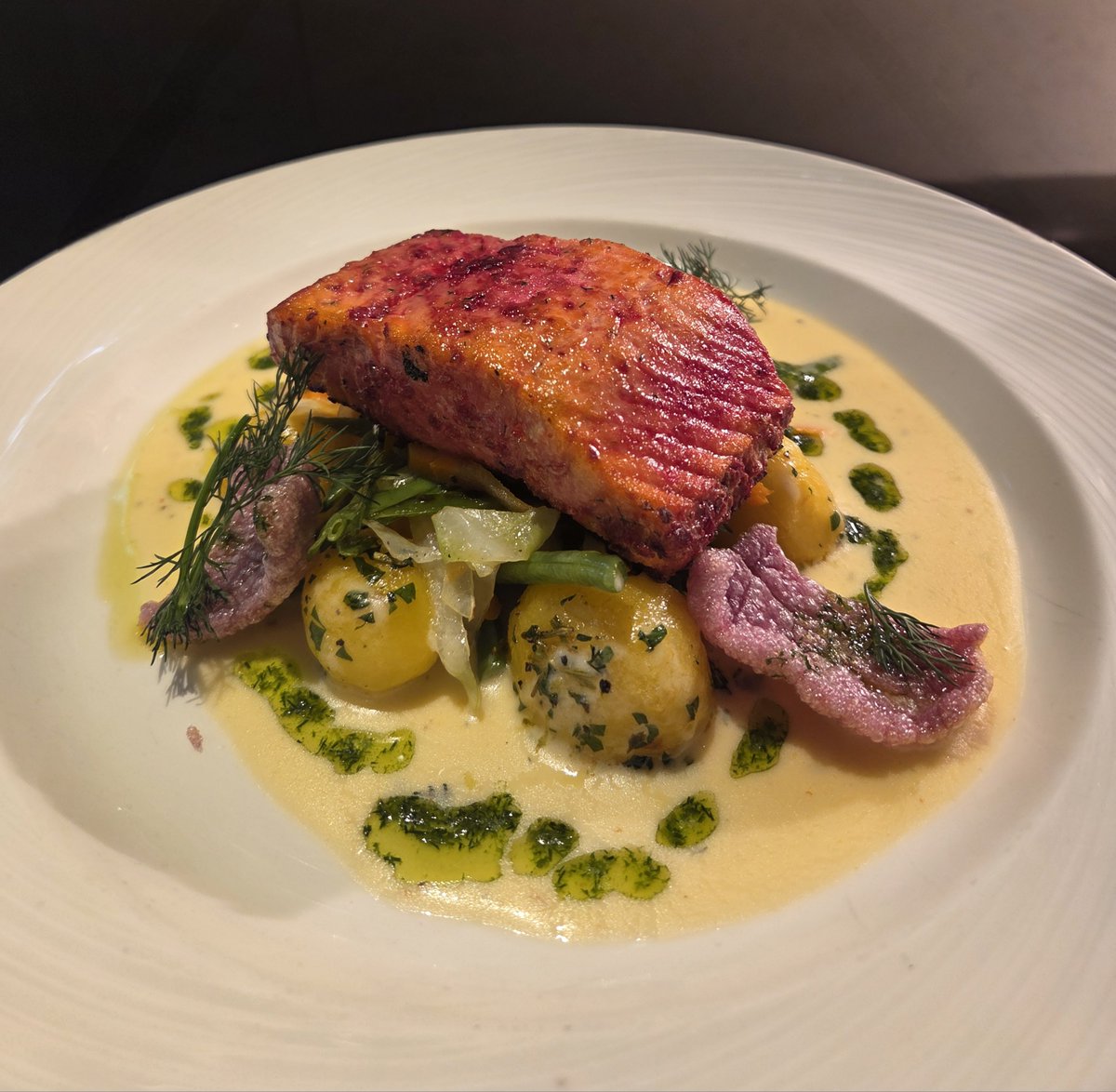 VictoryServices's tweet image. 🍽️ Sneak peek! Our #VSC chefs &amp;amp; F&amp;amp;B team sampled the new menu today ahead of tomorrow’s launch 👨‍🍳
Featuring new dishes from The Grill &amp;amp; the Lounge Bar  Menus🧀🥩📍 In Central London? Pop into the Club &amp;amp; be among the first to try it!📲 Menus live on the VSC website. #MenuLaunch