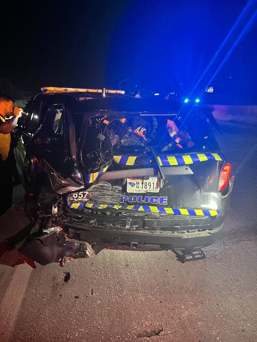 Help keep our roads safe. Never drive Impaired. 🚨❌🚔

At 10:20 p.m. last night, a CPD cruiser was struck while officers were assisting a disabled vehicle. Two CPD officers were transported to the hospital with non-life-threatening injuries. Thankfully, both have since been