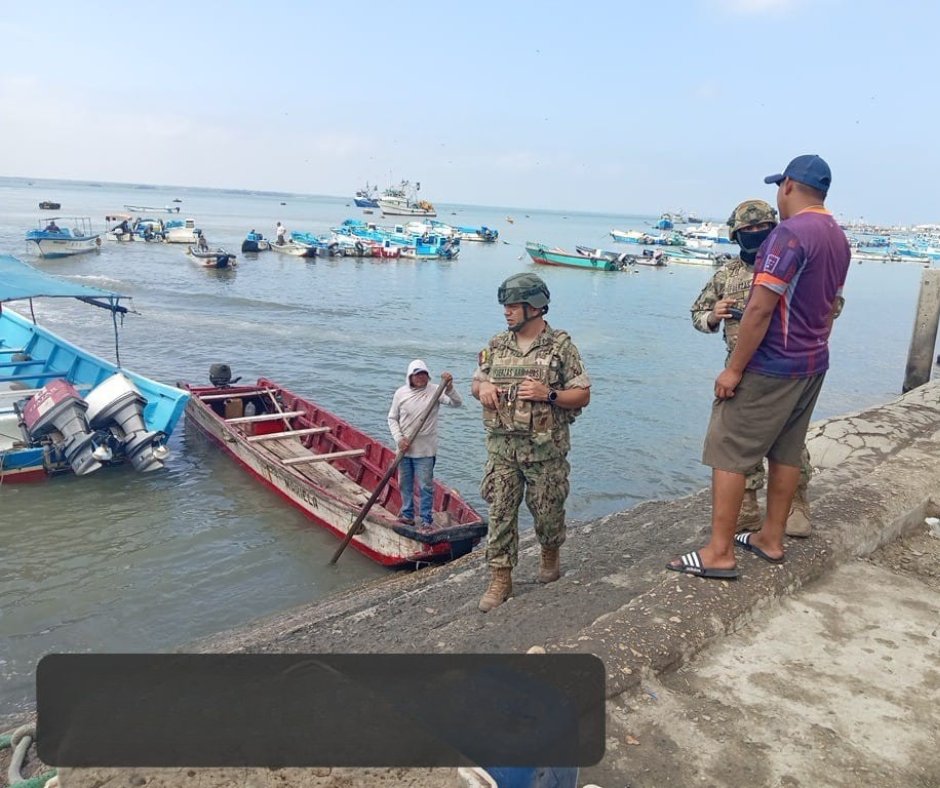 FFAAECUADOR's tweet image. 🚨 Fuerzas Armadas activa protocolos de seguridad en Santa Elena
#SantaElena | Fuerzas Armadas, a través de la Capitanía de Puerto de #Salinas, participa activamente como miembro del grupo de trabajo del COE provincial tras la activación de la alerta de tsunami.
Se han dispuesto