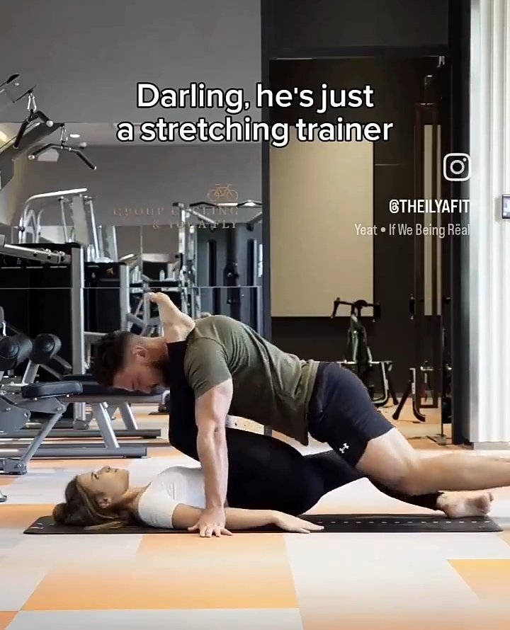 11 TYPES OF MEN THAT CAN EASILY SLEEP WITH YOUR WOMAN

She shouldn’t be close to these men.
Not emotionally. Not physically. Not spiritually.

Check Thread 👇 

1. The Gym Instructor