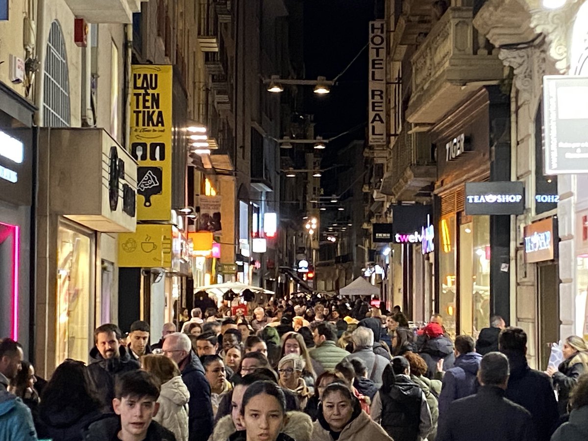 🛍️  El comerç català tanca el semestre amb un increment del 3,4% en les vendes

✅  L’índex de vendes de comerç al detall per al mes de juny ha estat un 7,5% superior a juny de l’any passat

Més ℹ️  gen.cat/45qt1Nd