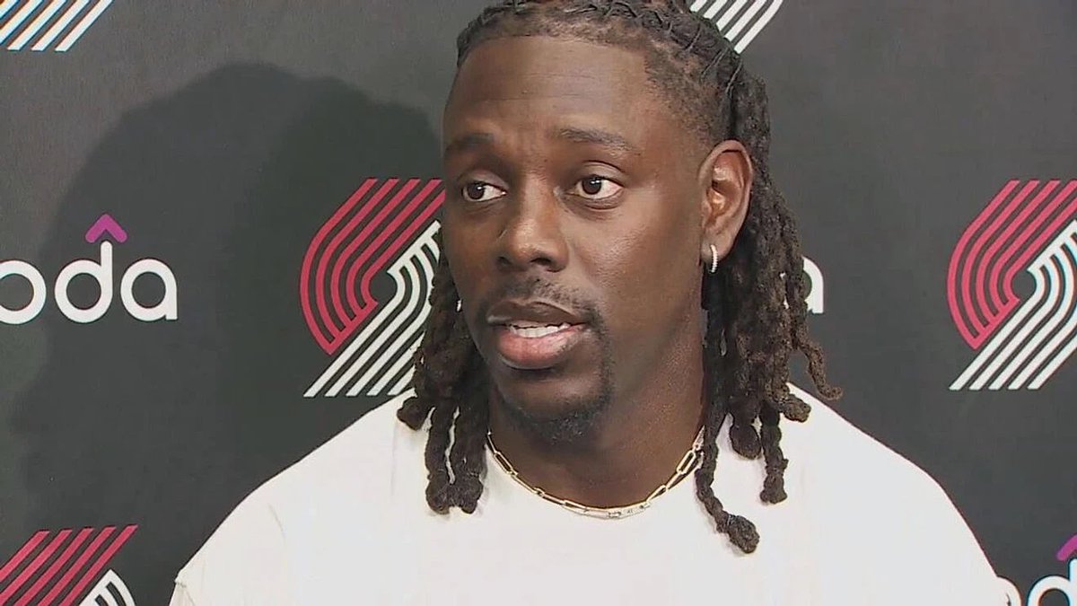 Legion Hoops (@legionhoops) on Twitter photo Jrue Holiday to end of his press conference in Portland:
“…and my wi-fi wasn’t that bad.”💀
(h/t <a href="/DannyMarang/">Danny Marang</a>) Jrue Holiday to end of his press conference in Portland:
“…and my wi-fi wasn’t that bad.”💀
(h/t <a href="/DannyMarang/">Danny Marang</a>)