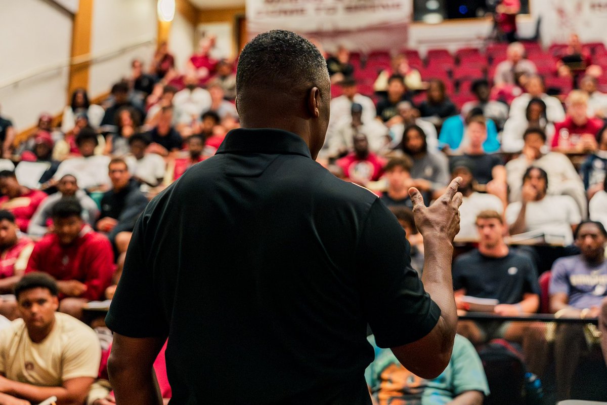 FSU Football (@fsufootball) on Twitter photo It’s always great to have legends back!
Thankful to <a href="/WarrickDunn/">Warrick Dunn</a> for joining us and speaking to our team last night
#NoleFamily It’s always great to have legends back!
Thankful to <a href="/WarrickDunn/">Warrick Dunn</a> for joining us and speaking to our team last night
#NoleFamily