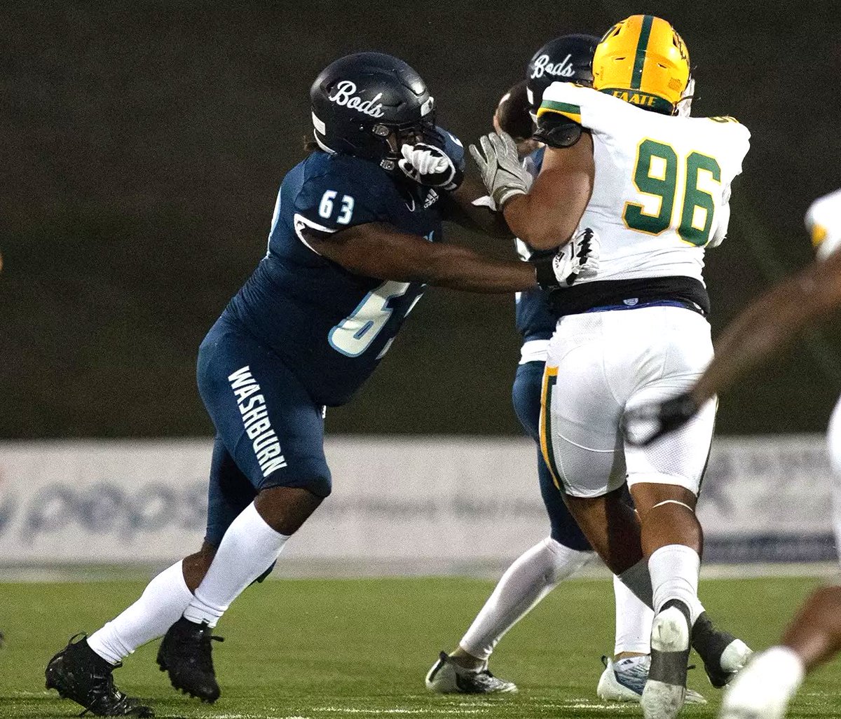 Rick Peterson (@peterson_rick) on Twitter photo Georgia native <a href="/HarmonJakobe/">Jakobe harmon</a> finds a home in Topeka with <a href="/IchabodFTBL/">Washburn Football</a>. <a href="/wusports/">Washburn Athletics</a> ...
topsports.news/georgia-native… Georgia native <a href="/HarmonJakobe/">Jakobe harmon</a> finds a home in Topeka with <a href="/IchabodFTBL/">Washburn Football</a>. <a href="/wusports/">Washburn Athletics</a> ...
topsports.news/georgia-native…