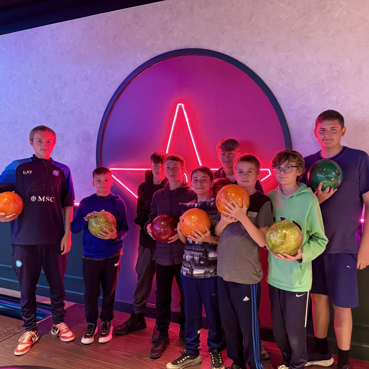 14thWestBromBB's tweet photo. This is how we roll 🎳
It’s Day 5 of camp and the boys hit the lanes this afternoon for some ten-pin action at Hollywood Bowl. Everyone had a blast — and the arcade games afterwards were the icing on the cake!
#Camp2025 #BowledOver #StrikeAMood #PinItToWinIt https://t.co/9Hme1cNgAm