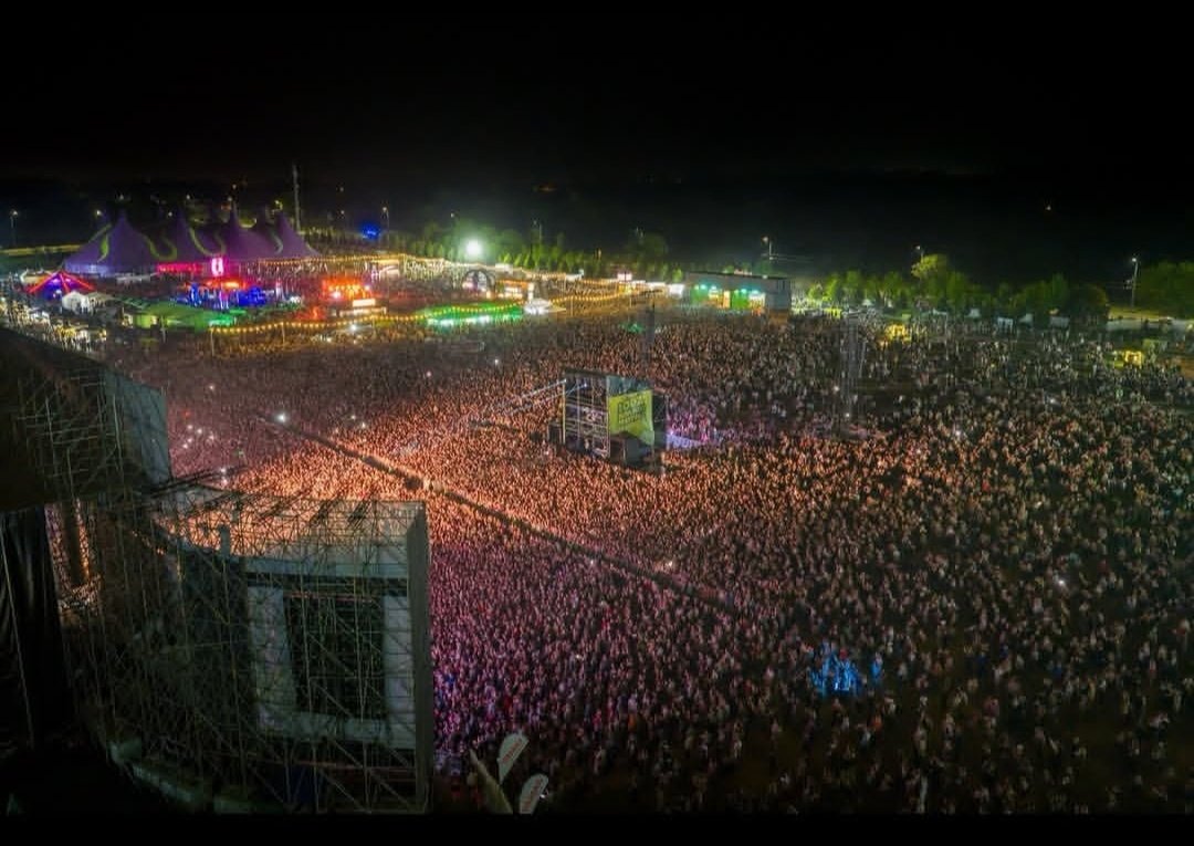 RT IF YOU ARE REALLY PROUD OF LOUIS TOMLINSON.