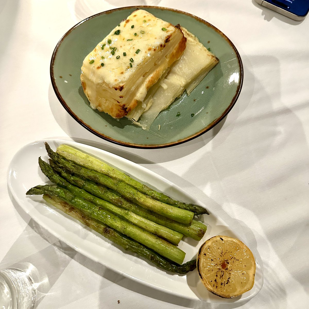 Perfect, buttery Sea Bass and Dauphinoise Potatoes at Jay’s yesterday 👌🏼 
#Florida #FortLauderdale #foodie