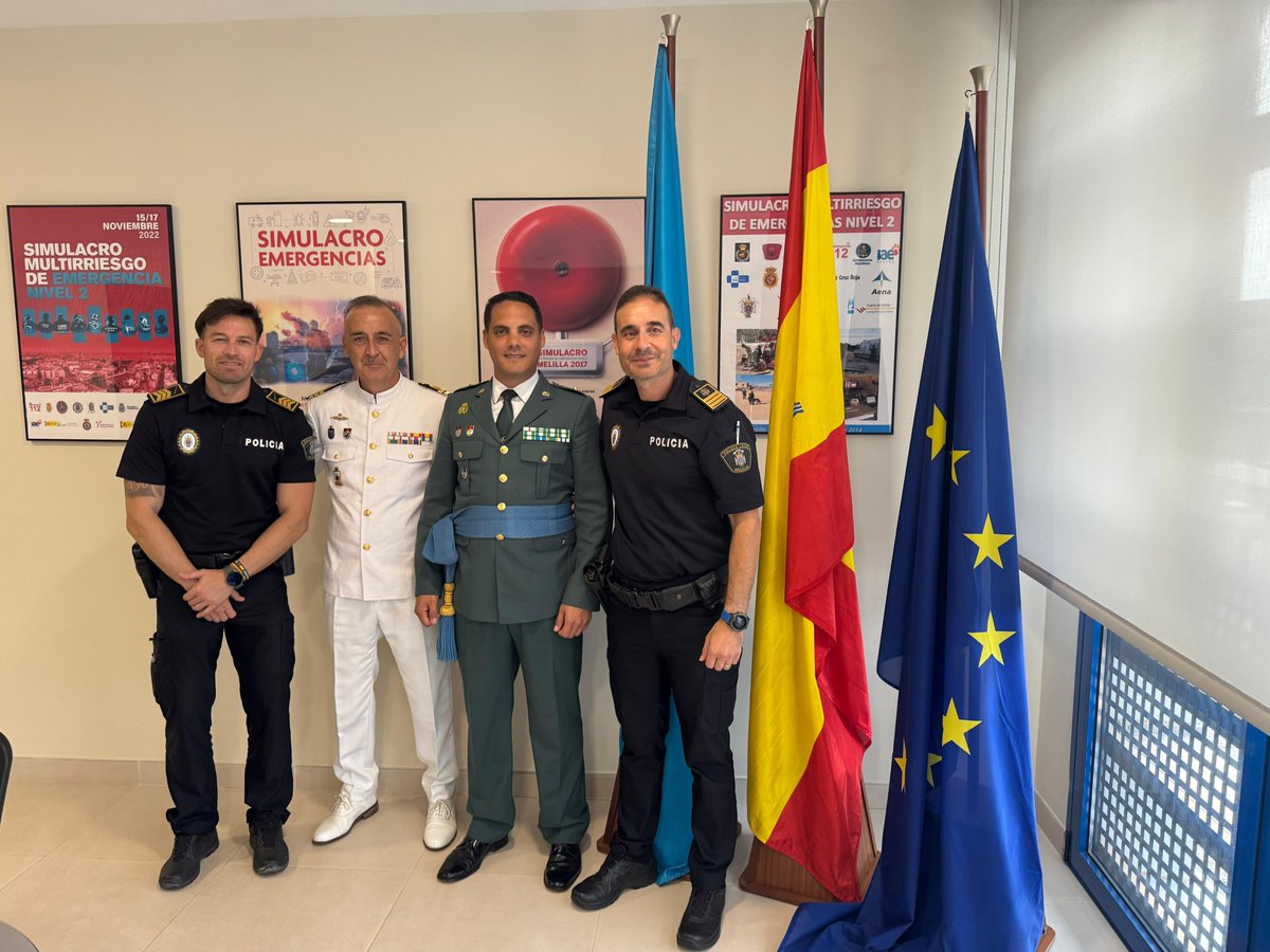 👮<a href="/policia_localML/">Policia Local de Melilla</a>
Esta mañana hemos despedido en la Jefatura de Policía Local al Cmdte. de la Guardia Civil y al II Cmdte. de la Comandancia Naval, quienes inician nuevos destinos en sus trayectorias profesionales al servicio de 🇪🇸

Les deseamos mucho éxito en esta nueva etapa👏
